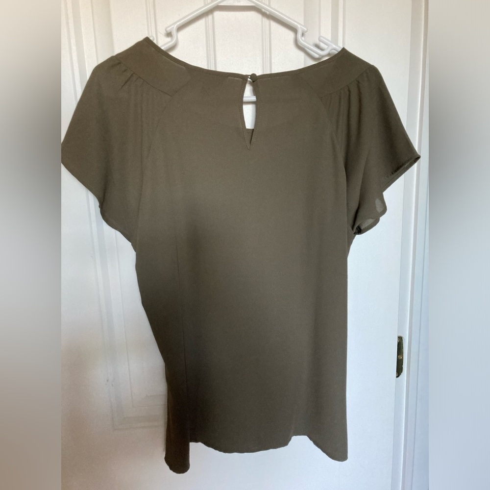 Olive Green Express Shell Top - WOMENS SIZE M